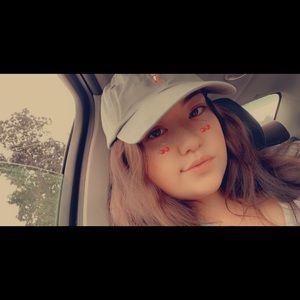 Meet your Posher, Victoria